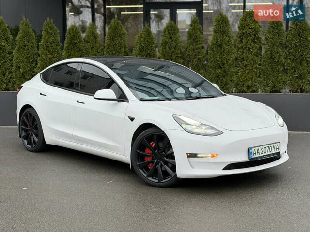 Білий Тесла Модель 3, об'ємом двигуна 0 л та пробігом 63 тис. км за 19500 $, фото 1 на Automoto.ua