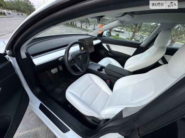 Білий Тесла Модель 3, об'ємом двигуна 0 л та пробігом 0 тис. км за 22000 $, фото 1 на Automoto.ua