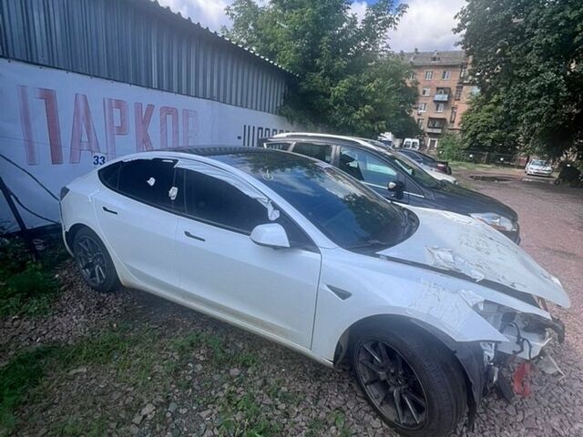 Білий Тесла Модель 3, об'ємом двигуна 0 л та пробігом 197 тис. км за 10850 $, фото 1 на Automoto.ua