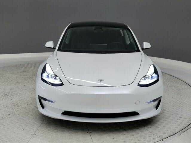 Белый Тесла Модель 3, объемом двигателя 0 л и пробегом 38 тыс. км за 7800 $, фото 1 на Automoto.ua