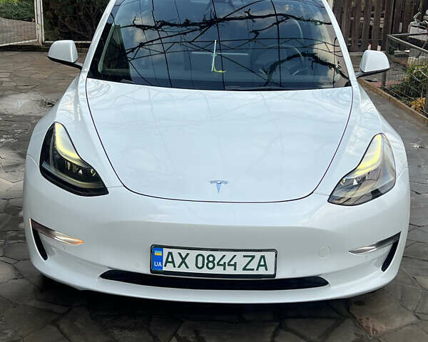 Білий Тесла Модель 3, об'ємом двигуна 0 л та пробігом 57 тис. км за 23000 $, фото 1 на Automoto.ua