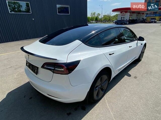 Белый Тесла Модель 3, объемом двигателя 0 л и пробегом 63 тыс. км за 17500 $, фото 1 на Automoto.ua