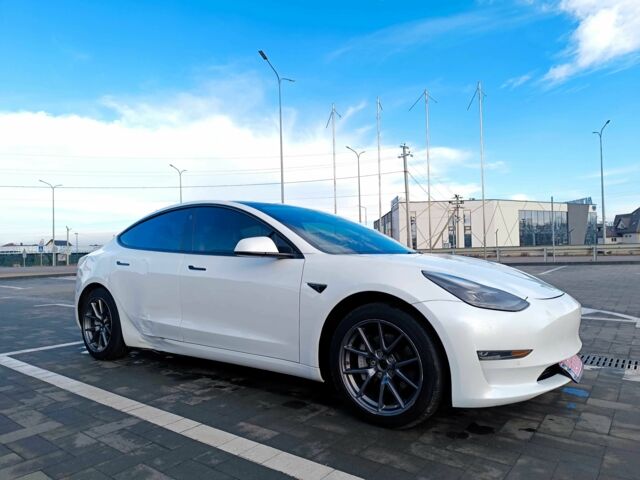 Білий Тесла Модель 3, об'ємом двигуна 0 л та пробігом 170 тис. км за 16500 $, фото 1 на Automoto.ua