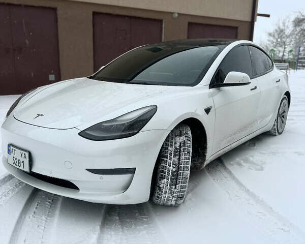 Білий Тесла Модель 3, об'ємом двигуна 0 л та пробігом 119 тис. км за 24999 $, фото 1 на Automoto.ua
