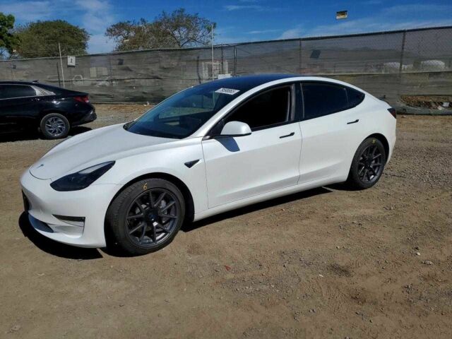 Белый Тесла Модель 3, объемом двигателя 0 л и пробегом 90 тыс. км за 4500 $, фото 1 на Automoto.ua