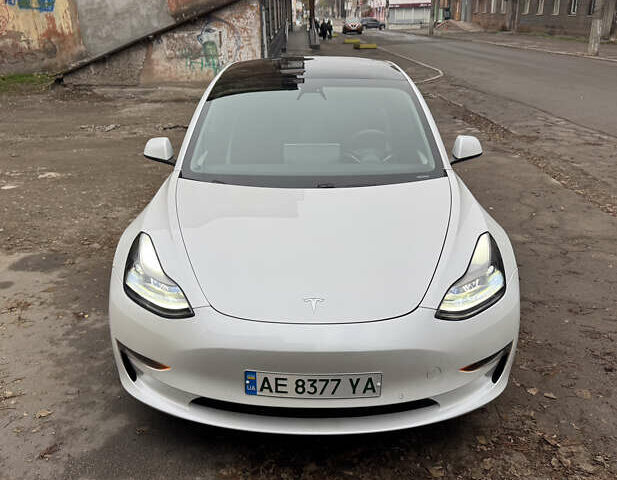 Белый Тесла Модель 3, объемом двигателя 0 л и пробегом 67 тыс. км за 23000 $, фото 1 на Automoto.ua