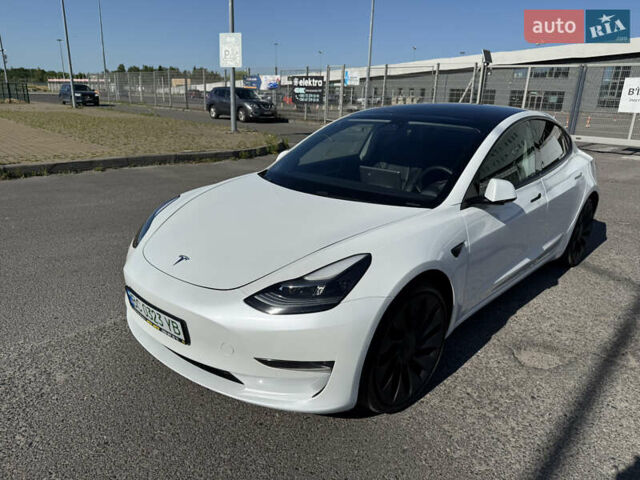 Белый Тесла Модель 3, объемом двигателя 0 л и пробегом 68 тыс. км за 27000 $, фото 1 на Automoto.ua