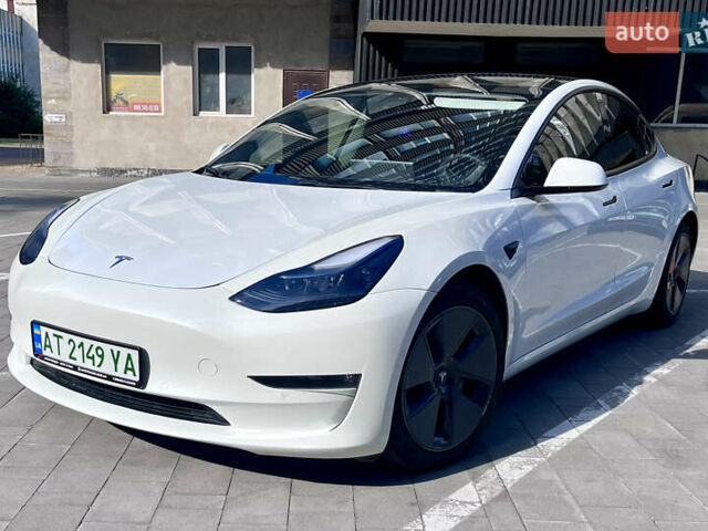 Белый Тесла Модель 3, объемом двигателя 0 л и пробегом 65 тыс. км за 20499 $, фото 1 на Automoto.ua