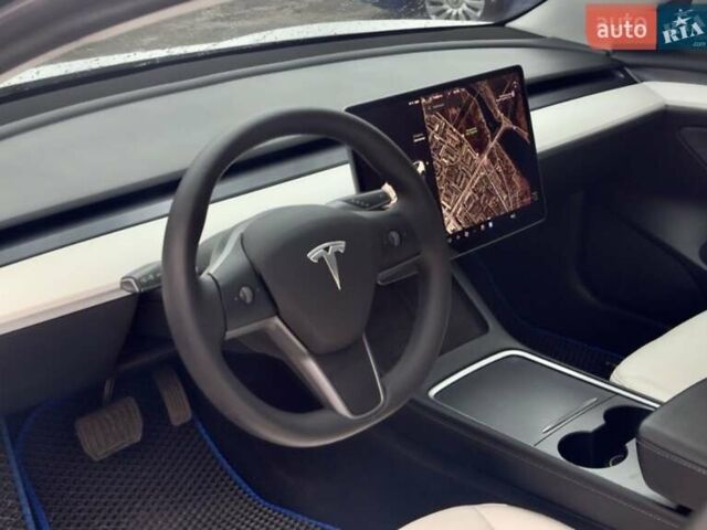 Білий Тесла Модель 3, об'ємом двигуна 0 л та пробігом 84 тис. км за 18900 $, фото 1 на Automoto.ua