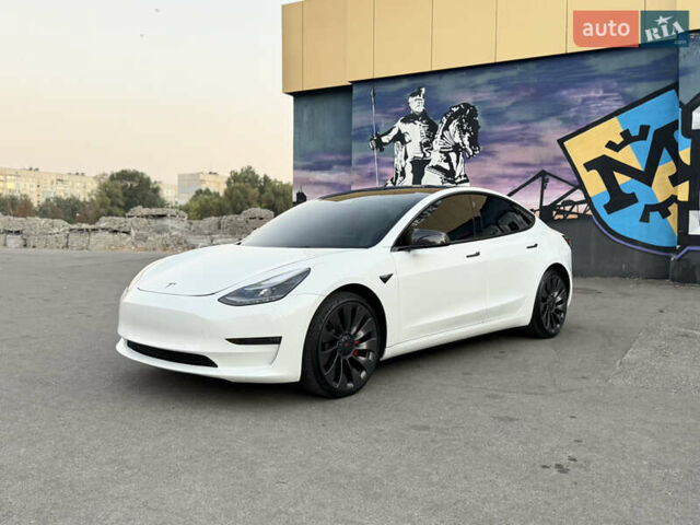 Белый Тесла Модель 3, объемом двигателя 0 л и пробегом 42 тыс. км за 26500 $, фото 1 на Automoto.ua