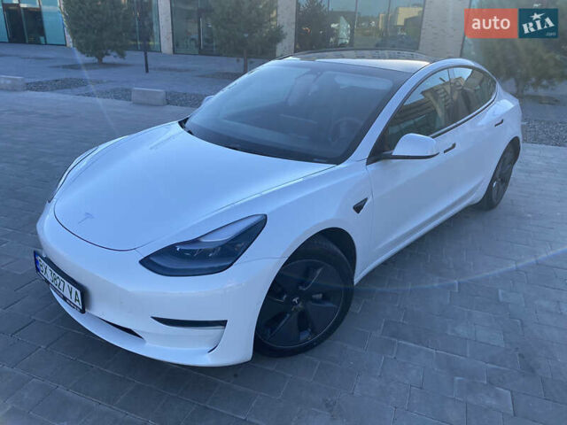 Белый Тесла Модель 3, объемом двигателя 0 л и пробегом 80 тыс. км за 18800 $, фото 1 на Automoto.ua