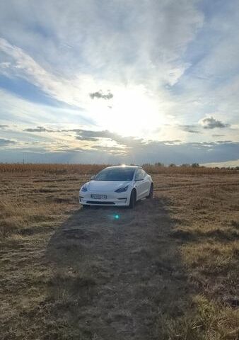 Белый Тесла Модель 3, объемом двигателя 0 л и пробегом 163 тыс. км за 24000 $, фото 1 на Automoto.ua