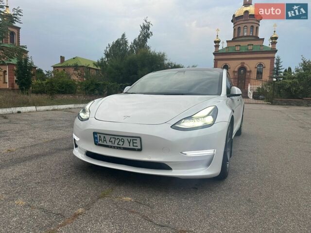 Белый Тесла Модель 3, объемом двигателя 0 л и пробегом 98 тыс. км за 18750 $, фото 1 на Automoto.ua