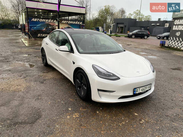 Белый Тесла Модель 3, объемом двигателя 0 л и пробегом 125 тыс. км за 15500 $, фото 1 на Automoto.ua