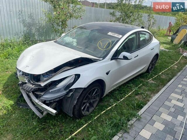 Белый Тесла Модель 3, объемом двигателя 0 л и пробегом 147 тыс. км за 12000 $, фото 1 на Automoto.ua