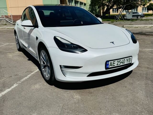 Белый Тесла Модель 3, объемом двигателя 2 л и пробегом 129 тыс. км за 19999 $, фото 1 на Automoto.ua