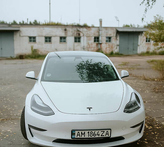 Белый Тесла Модель 3, объемом двигателя 0 л и пробегом 76 тыс. км за 22500 $, фото 1 на Automoto.ua