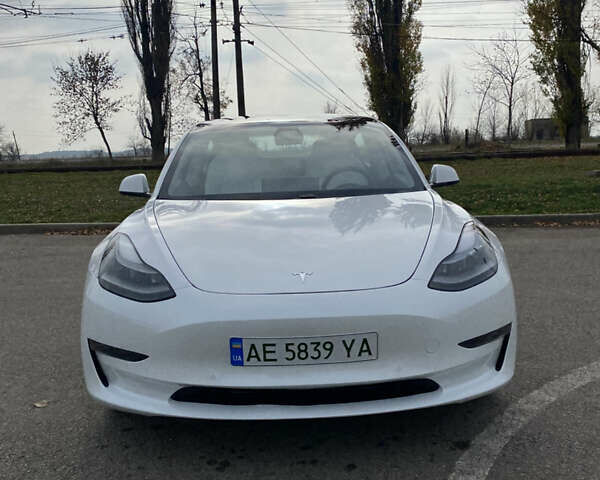 Білий Тесла Модель 3, об'ємом двигуна 0 л та пробігом 45 тис. км за 19500 $, фото 1 на Automoto.ua