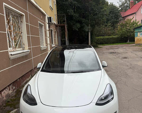 Белый Тесла Модель 3, объемом двигателя 0 л и пробегом 74 тыс. км за 21500 $, фото 1 на Automoto.ua