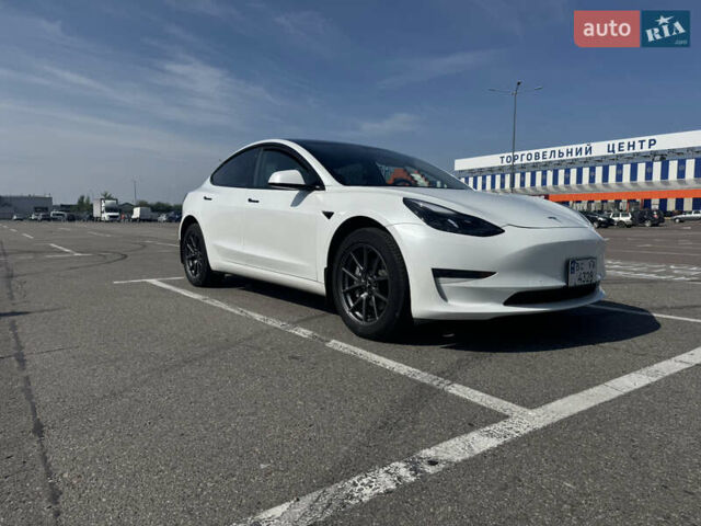 Білий Тесла Модель 3, об'ємом двигуна 0 л та пробігом 128 тис. км за 21500 $, фото 1 на Automoto.ua