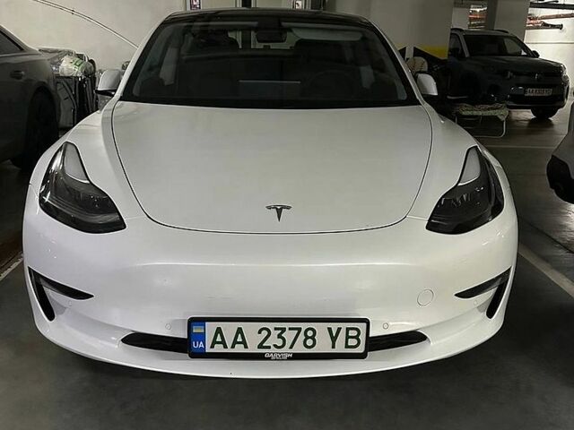 Белый Тесла Модель 3, объемом двигателя 0 л и пробегом 67 тыс. км за 11500 $, фото 1 на Automoto.ua