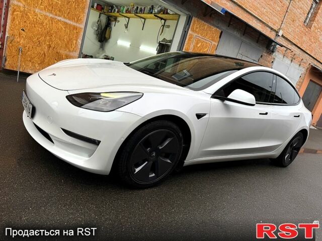 Білий Тесла Модель 3, об'ємом двигуна 0 л та пробігом 45 тис. км за 29000 $, фото 1 на Automoto.ua