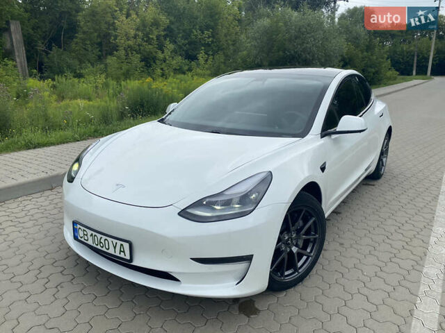 Білий Тесла Модель 3, об'ємом двигуна 0 л та пробігом 44 тис. км за 23400 $, фото 1 на Automoto.ua