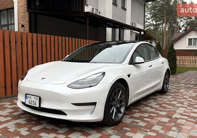 Білий Тесла Модель 3, об'ємом двигуна 0 л та пробігом 81 тис. км за 22000 $, фото 1 на Automoto.ua