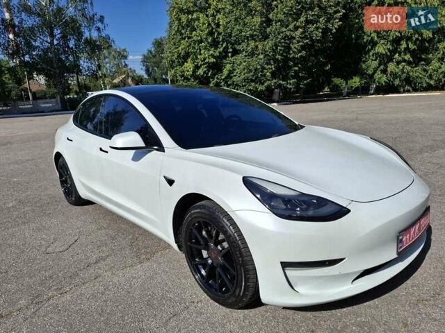 Белый Тесла Модель 3, объемом двигателя 0 л и пробегом 105 тыс. км за 20800 $, фото 1 на Automoto.ua