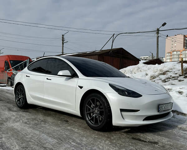 Білий Тесла Модель 3, об'ємом двигуна 0 л та пробігом 91 тис. км за 16700 $, фото 1 на Automoto.ua