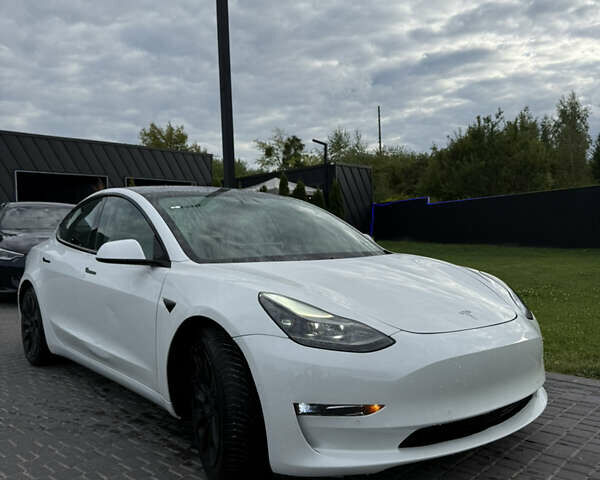 Тесла Модель 3 2021 у Києві на Automoto.ua Білий Тесла Модель 3, об'ємом двигуна 0 л та пробігом 200 тис. км за 16500 $, фото 1 на Automoto.ua