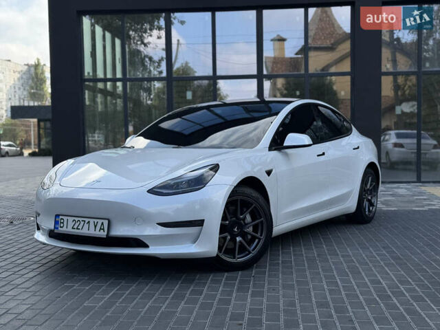 Белый Тесла Модель 3, объемом двигателя 0 л и пробегом 34 тыс. км за 21500 $, фото 1 на Automoto.ua