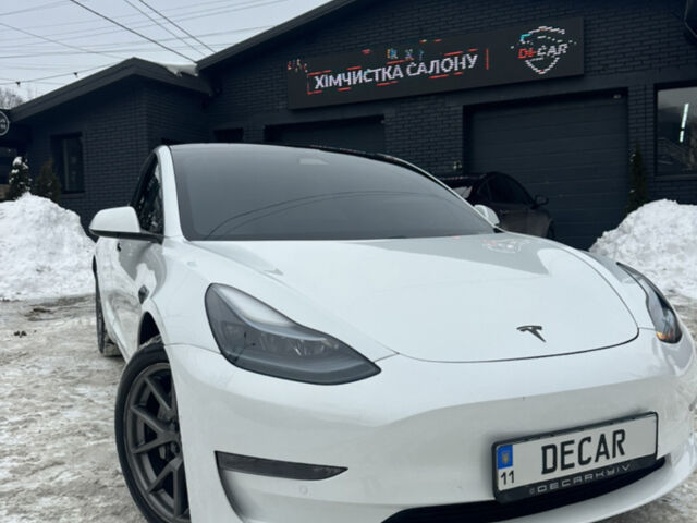 Білий Тесла Модель 3, об'ємом двигуна 0 л та пробігом 103 тис. км за 18500 $, фото 1 на Automoto.ua