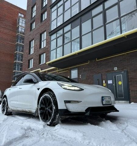 Белый Тесла Модель 3, объемом двигателя 0 л и пробегом 116 тыс. км за 22000 $, фото 1 на Automoto.ua