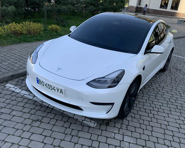 Белый Тесла Модель 3, объемом двигателя 0 л и пробегом 73 тыс. км за 21000 $, фото 1 на Automoto.ua