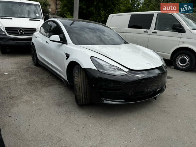 Белый Тесла Модель 3, объемом двигателя 0 л и пробегом 20 тыс. км за 14000 $, фото 1 на Automoto.ua