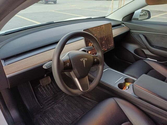 Белый Тесла Модель 3, объемом двигателя 0 л и пробегом 80 тыс. км за 18500 $, фото 1 на Automoto.ua