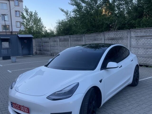 Белый Тесла Модель 3, объемом двигателя 0 л и пробегом 750 тыс. км за 21800 $, фото 1 на Automoto.ua