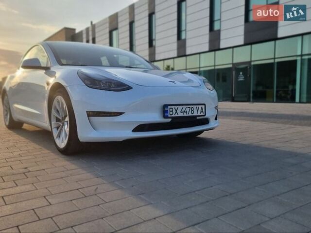 Белый Тесла Модель 3, объемом двигателя 0 л и пробегом 74 тыс. км за 18300 $, фото 1 на Automoto.ua