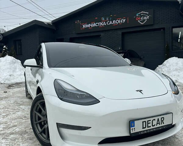 Белый Тесла Модель 3, объемом двигателя 0 л и пробегом 96 тыс. км за 19000 $, фото 1 на Automoto.ua