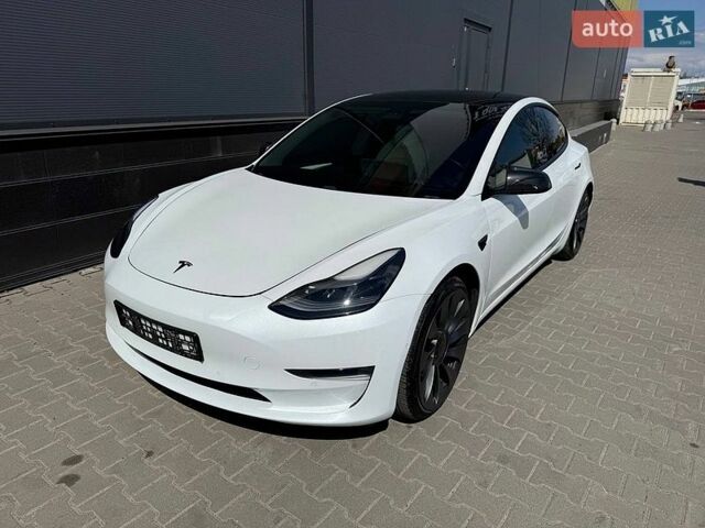 Белый Тесла Модель 3, объемом двигателя 0 л и пробегом 81 тыс. км за 22500 $, фото 1 на Automoto.ua