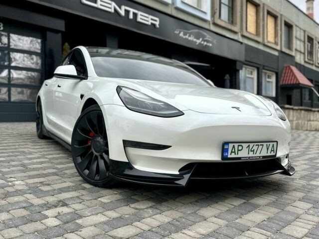 Білий Тесла Модель 3, об'ємом двигуна 0 л та пробігом 67 тис. км за 32500 $, фото 1 на Automoto.ua