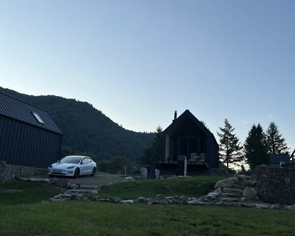 Белый Тесла Модель 3, объемом двигателя 0 л и пробегом 120 тыс. км за 22000 $, фото 1 на Automoto.ua