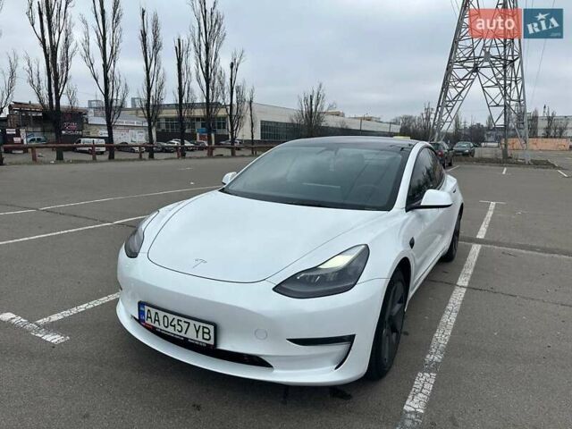 Белый Тесла Модель 3, объемом двигателя 0 л и пробегом 58 тыс. км за 26999 $, фото 1 на Automoto.ua