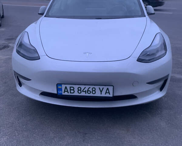 Білий Тесла Модель 3, об'ємом двигуна 0 л та пробігом 125 тис. км за 20800 $, фото 1 на Automoto.ua