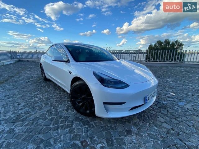 Белый Тесла Модель 3, объемом двигателя 0 л и пробегом 45 тыс. км за 18000 $, фото 1 на Automoto.ua