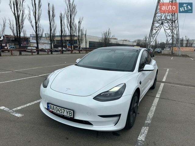 Білий Тесла Модель 3, об'ємом двигуна 0 л та пробігом 58 тис. км за 26999 $, фото 1 на Automoto.ua