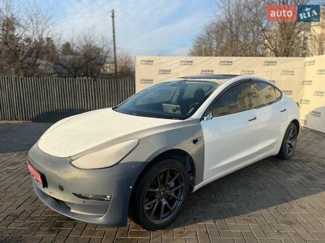Білий Тесла Модель 3, об'ємом двигуна 0 л та пробігом 200 тис. км за 13300 $, фото 1 на Automoto.ua