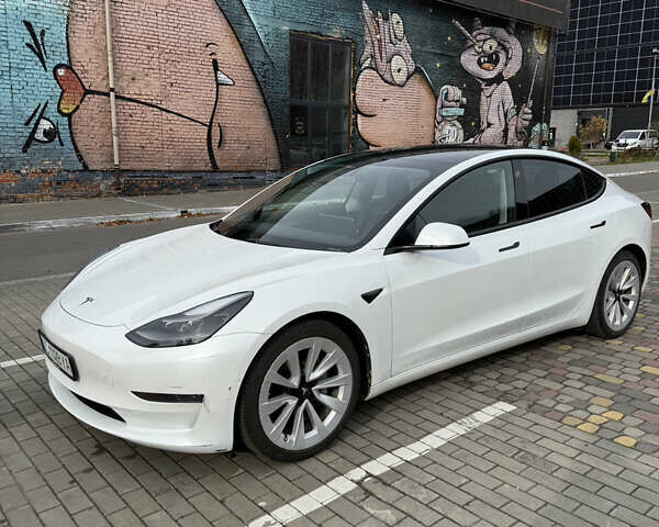 Белый Тесла Модель 3, объемом двигателя 0 л и пробегом 98 тыс. км за 19000 $, фото 1 на Automoto.ua