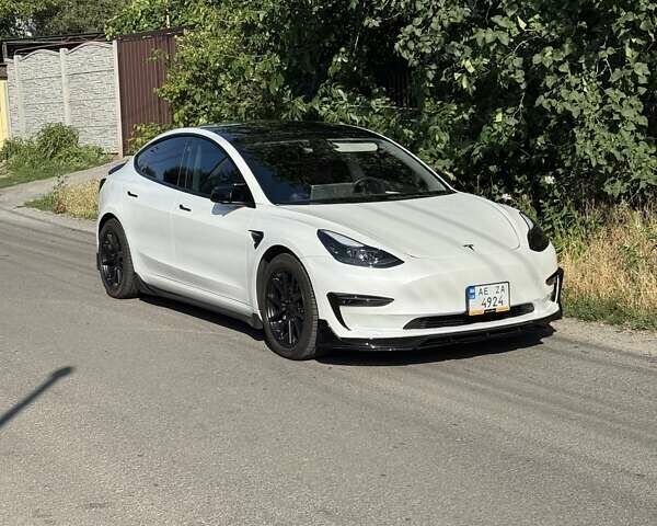 Білий Тесла Модель 3, об'ємом двигуна 0 л та пробігом 97 тис. км за 21500 $, фото 1 на Automoto.ua